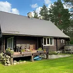 بيت للعطل Cozy Loghouse With Sauna Near A Great Sandy *
