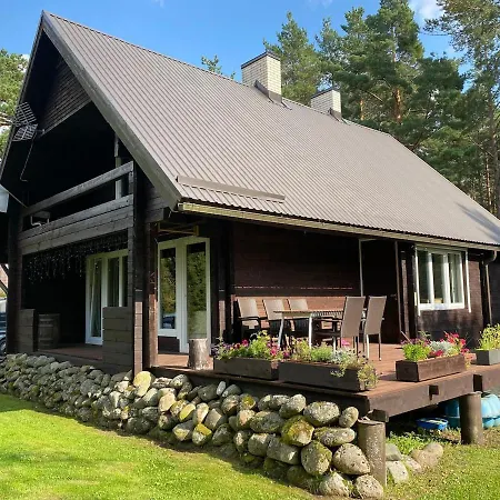 Cozy Loghouse With Sauna Near A Great Sandy Vakantiehuis